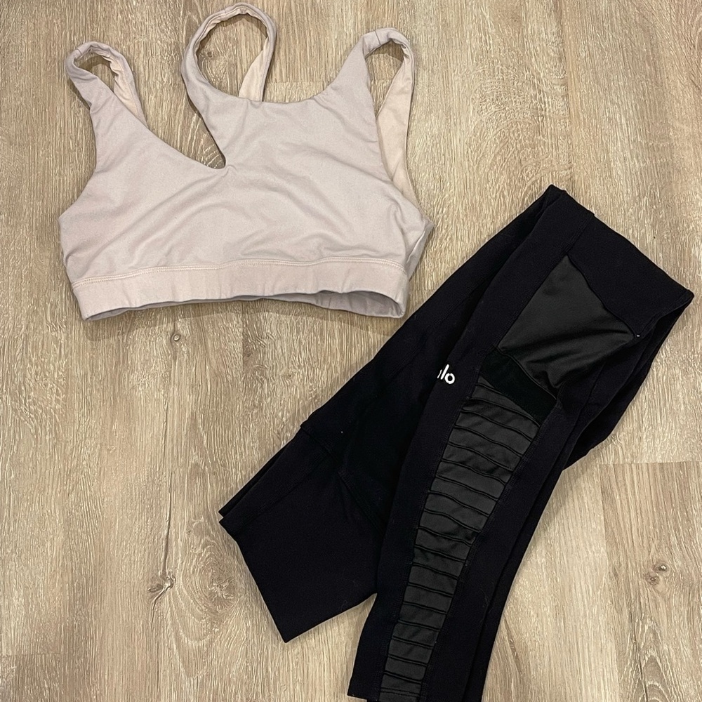 Alo 7/8 High Waist Moto Leggings & Peak Sports Bra Set - Picture 7 of 11